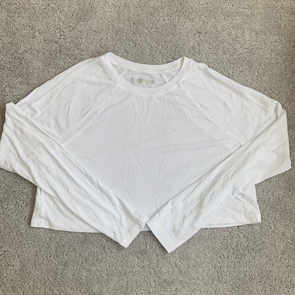 White Forever 21 Athletic Long Sleeve Crop Size M